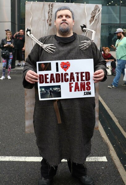 Hodor loves Deadicated Fans