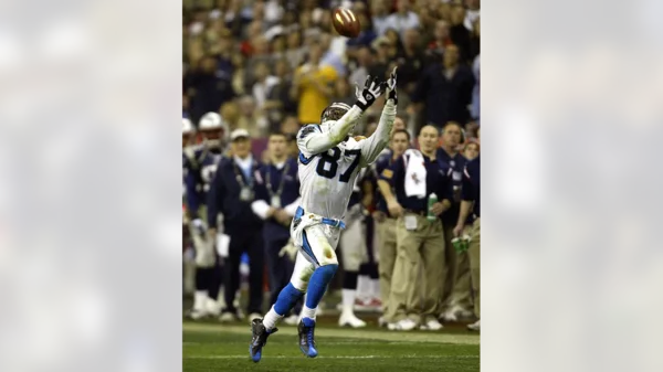 Moose with the longest TD catch in Super Bowl History (2003).webp